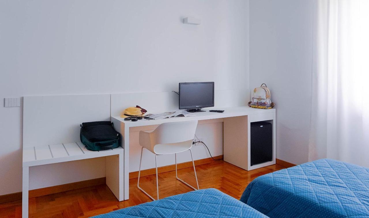 Hotel Mistral 오리스타노 외부 사진