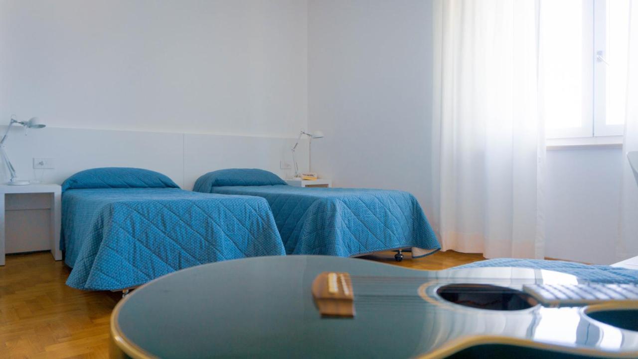 Hotel Mistral 오리스타노 외부 사진
