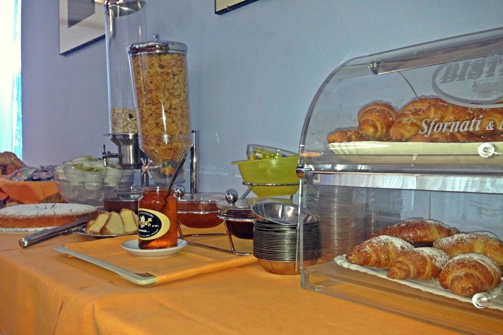 Hotel Mistral 오리스타노 외부 사진