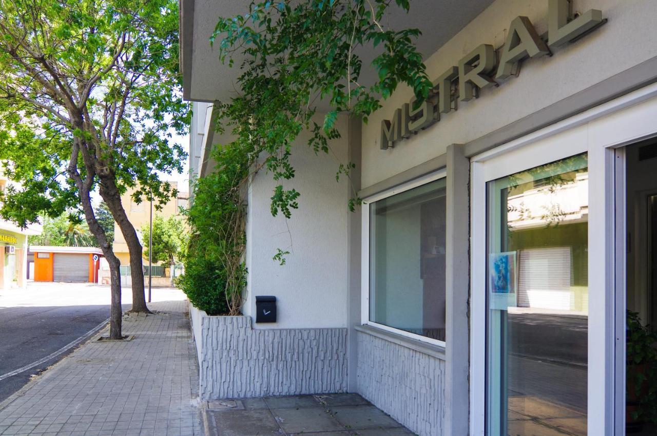 Hotel Mistral 오리스타노 외부 사진