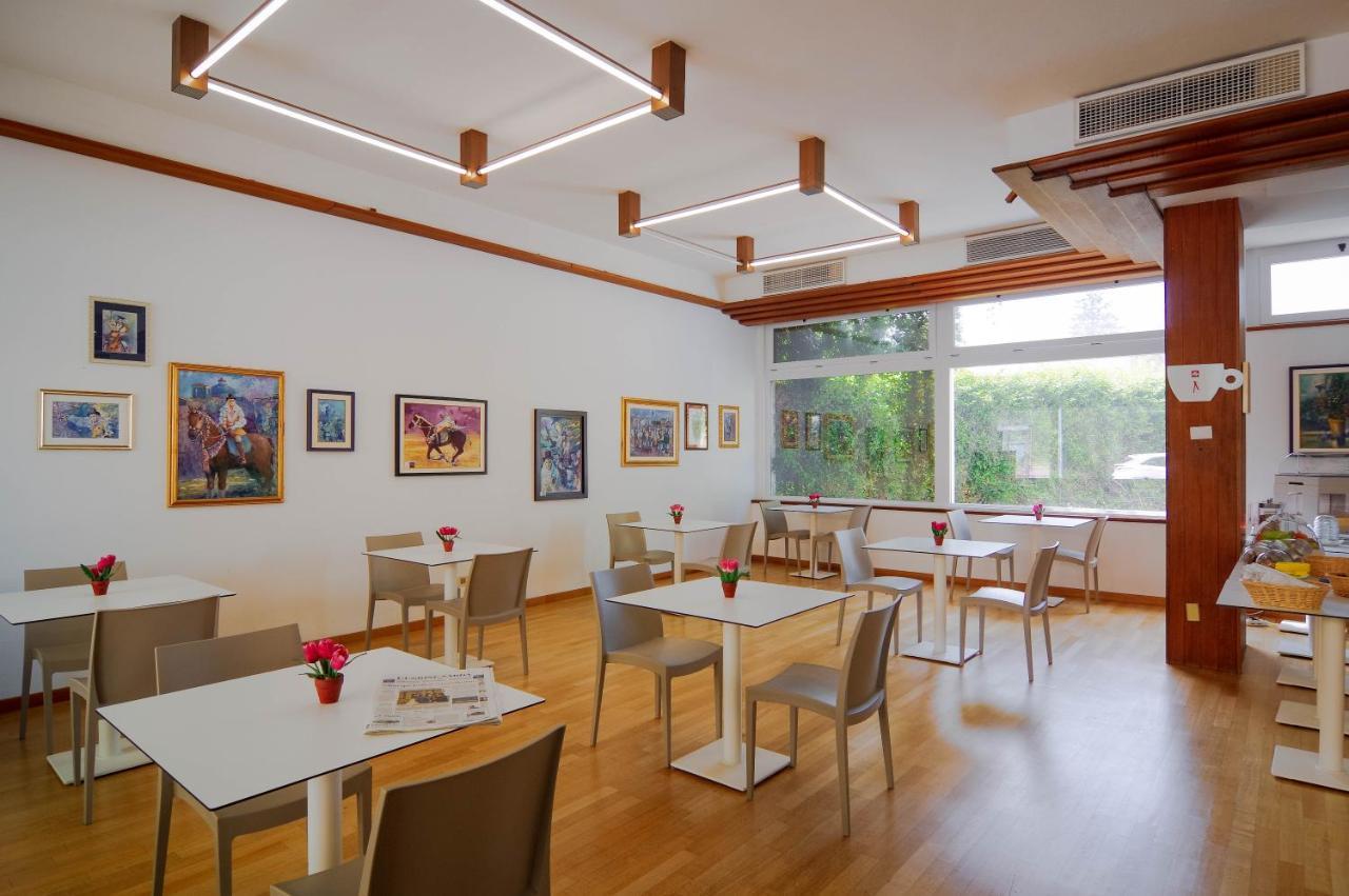 Hotel Mistral 오리스타노 외부 사진
