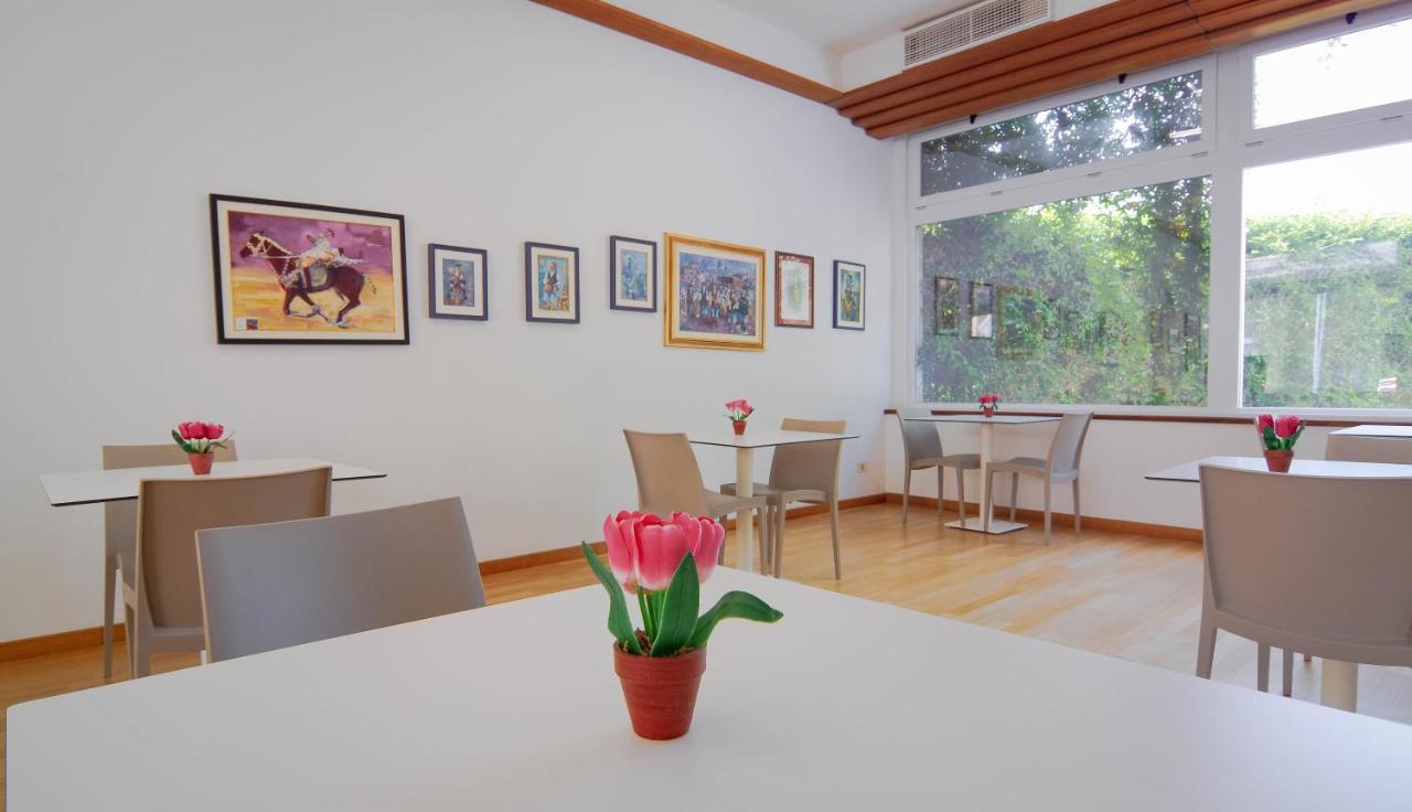 Hotel Mistral 오리스타노 외부 사진